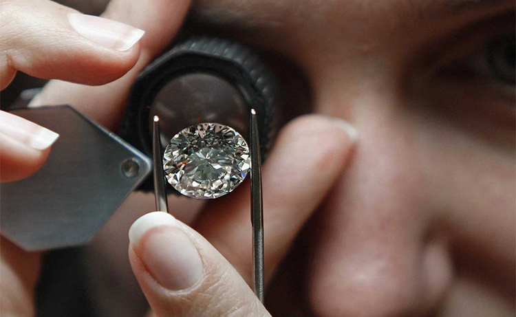 сколько стоит синтетический ювелирный бриллиант