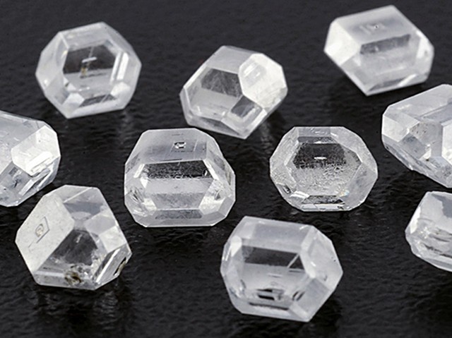 Синтетические алмазы (Алмазное сырье) CVD/HPHT