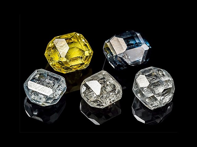 Ювелирные алмазы синтетические