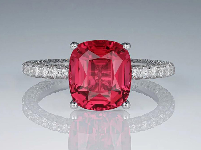 красный бриллиант купить кольцо