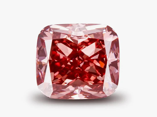 красный бриллиант стоимость