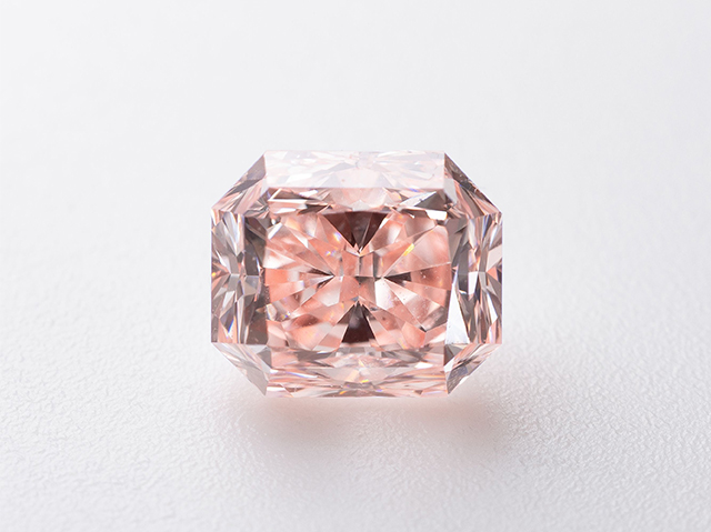 купить розовый бриллиант лабораторный