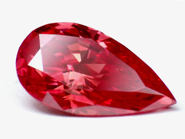 самый дорогой красный бриллиант