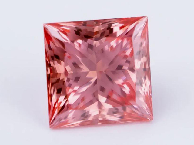 сколько стоит красный бриллиант